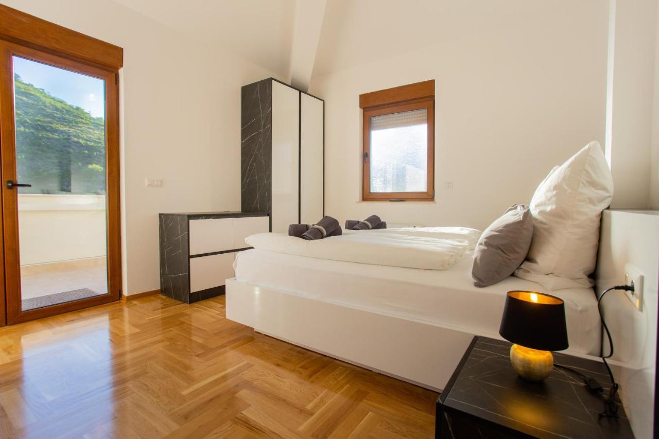 Sky Penthouse Old Bridge With Sauna And Jacuzzi Mostar Esterno foto